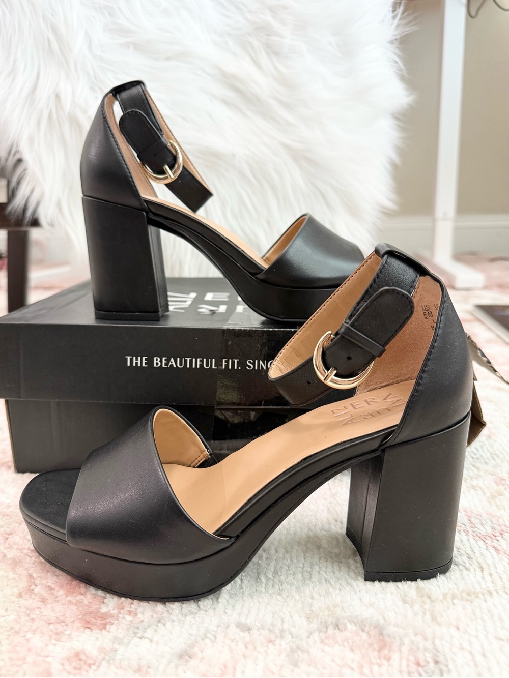 Naturalizer Black Pearlyn Platform Dress Sandals size 6